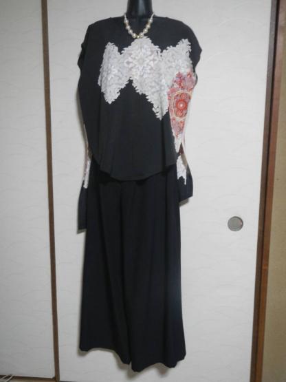 豊富な，定番 着物リメイク トップス 正絹 黒色 留袖 ハンドメイド 手作り 大柄の花 金糸入り(トップス)｜売買されたオークション情報、yahooの商品情報をアーカイブ公開 - オークファン トップス