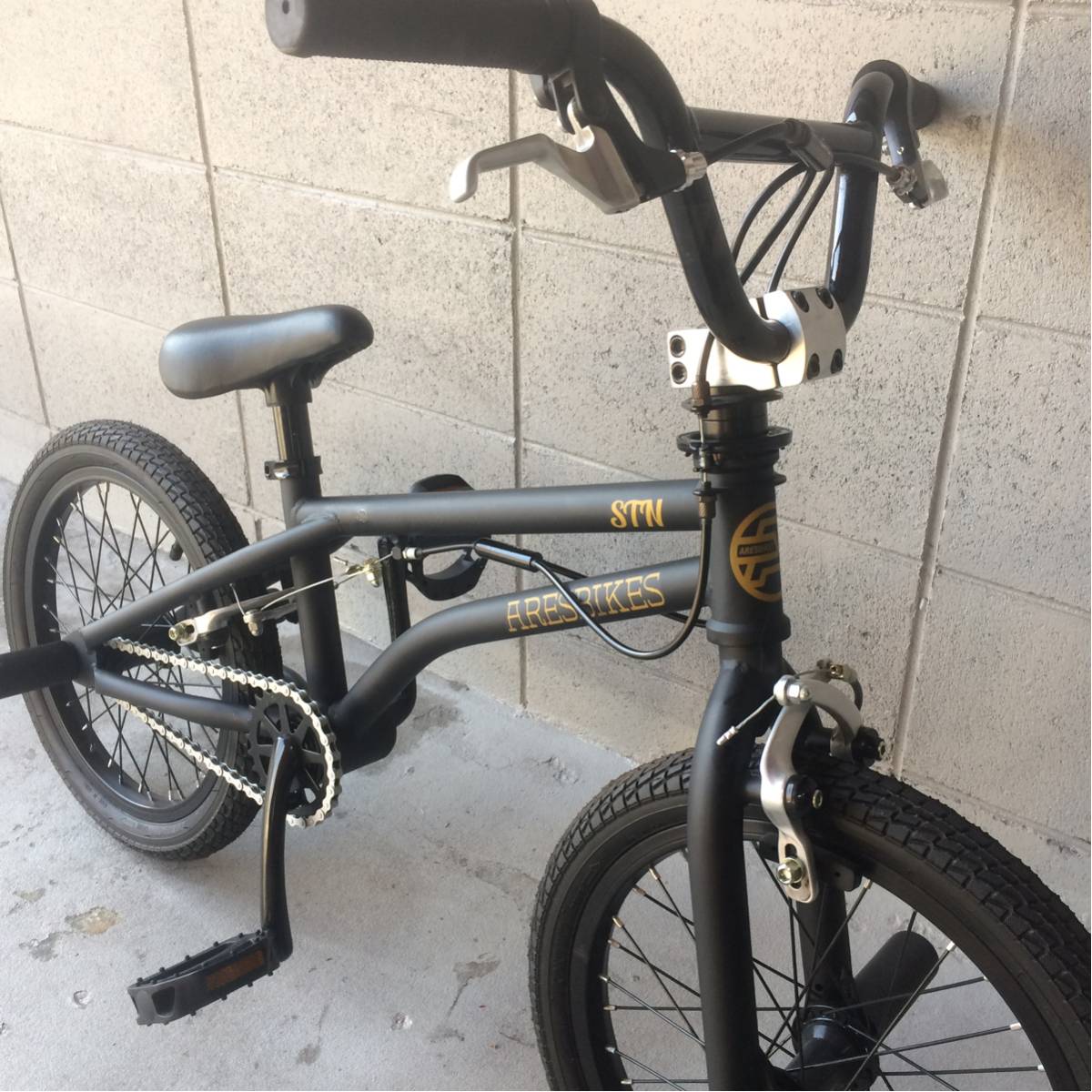 ARES BIKES アーレスバイクス STN アウトレット品 16インチ キッズBMX 