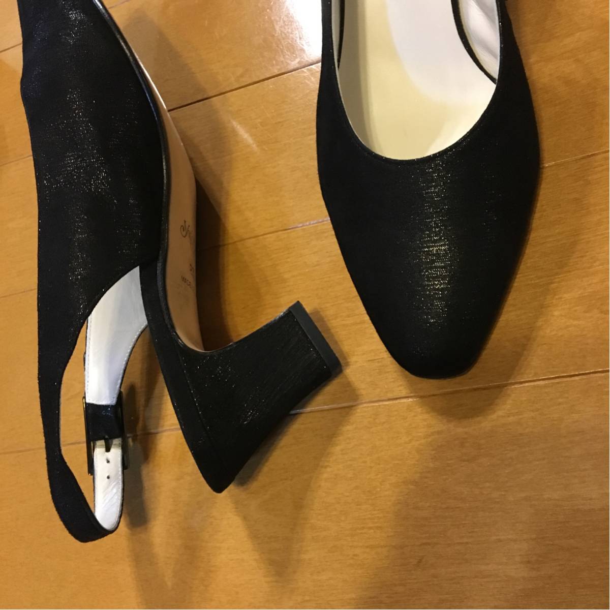 パンプス 美品*銀座ヨシノヤ 24.5㎝ エナメル ゴムストラップ 日本製 