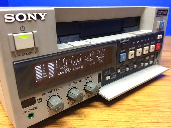★送料無料☆編集機付★SONY ビデオデッキ miniDV、ミニDV、スタンダードDV、DVCAM (DSR-20)★ 希少☆美品SONY WV-D9000 MiniDV&frasl;DV&frasl;VHSデッキ ソニー ビデオ