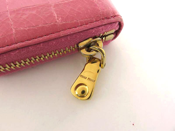 miumiu 1円 ミュウミュウ 型押しデザイン ラウンドファスナー miumiu 1円 ミュウミュウ 型押しデザイン ラウンドファスナー