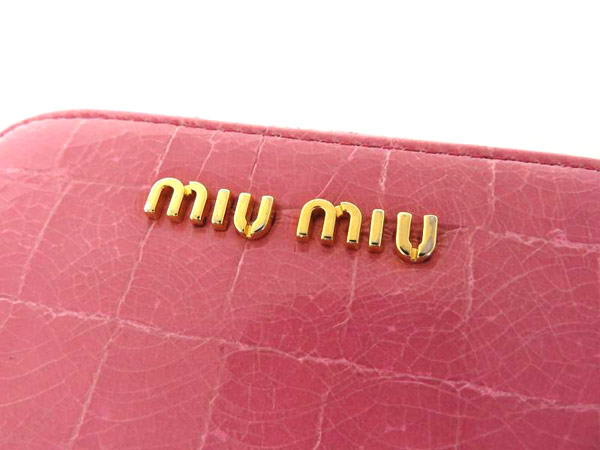 miumiu 1円 ミュウミュウ 型押しデザイン ラウンドファスナー miumiu 1円 ミュウミュウ 型押しデザイン ラウンドファスナー