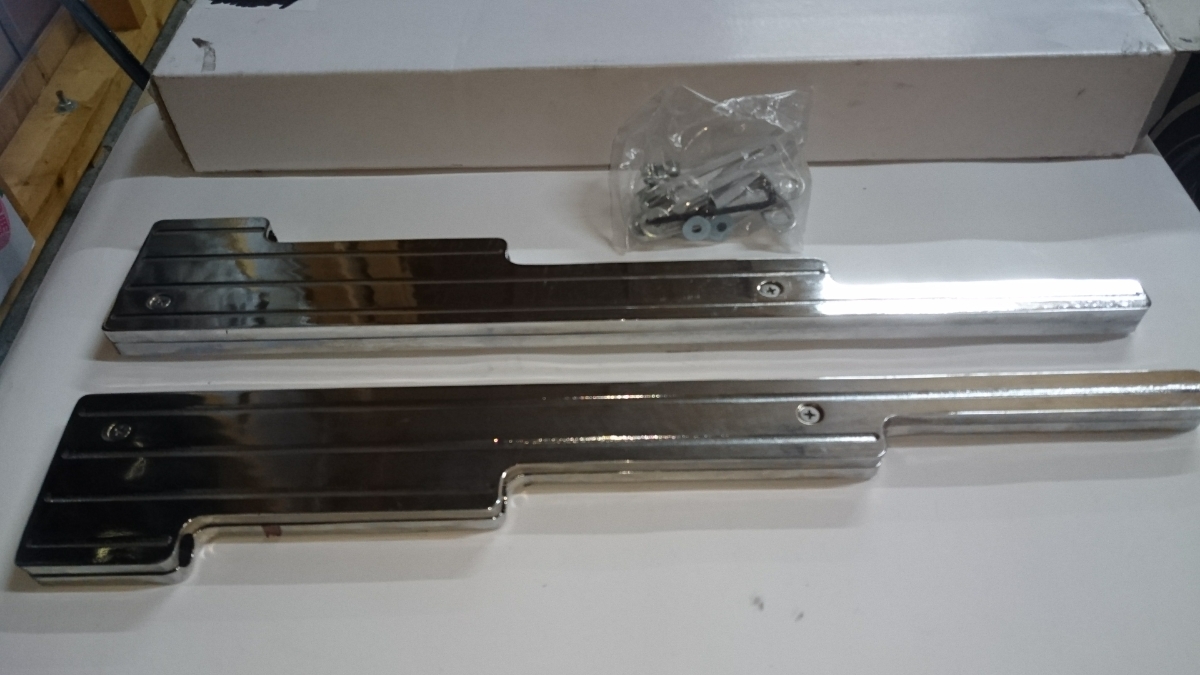 ☆シボレー☆インパラ☆ローライダー☆ハイドロ☆プラグ☆プラグコード☆ワイヤールーム☆カバー☆350エンジン☆メッキ☆クローム☆アルミ