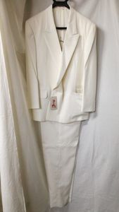 矢沢永吉 スーツのYahoo!オークション(旧ヤフオク!)の相場・価格を見る  