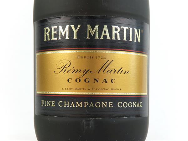 【未開封 未開栓】レミーマルタン REMY MARTIN VSOP 黒ラベル VSOP レミーマルタン 700ml MARTIN 未開栓 箱付 未開栓REMY REMY 古酒｜