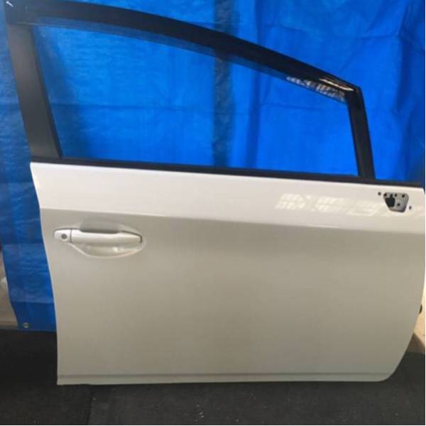 プリウス ZVW30 後期 右フロントドア パールホワイト