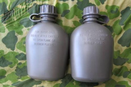 アメリカ軍　1964年＆1969年キャンティーン ベトナム戦争デッド品 米軍1qtキャンテーン2個1964年製US水筒