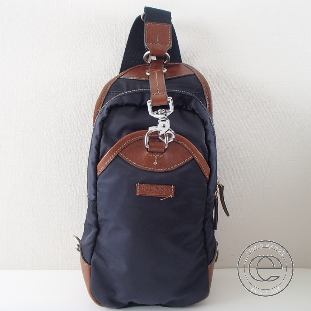 ◇Daniel&Bob ダニエル&ボブ バーニーズニューヨーク別注 PIPPOピッポ ナイロン×レザー ボディバッグ ネイビー/ブラウン