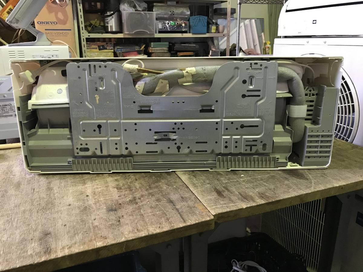 Panasonic パナソニック 主に6畳用 エアコン CS-225CFR-W 背板付き 
