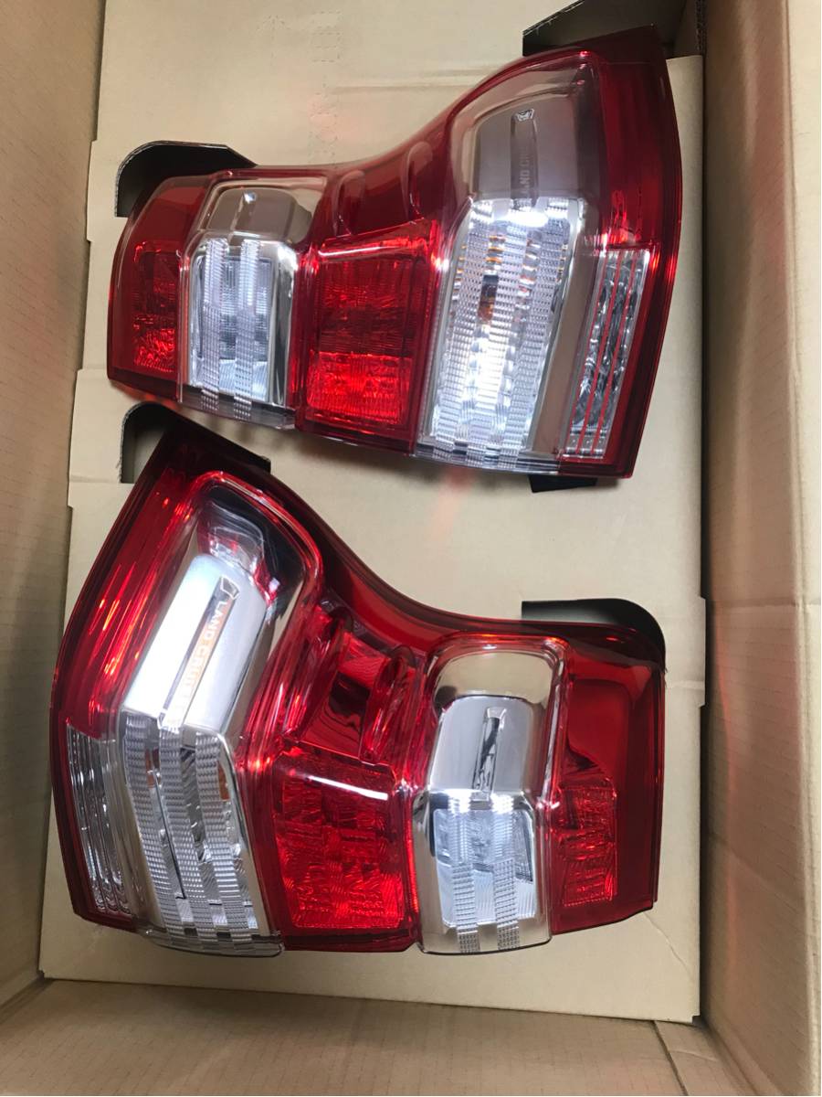 プラド　ＴＲＪ１５０Ｗ　 未使用 純正テールライト（ランプ）2個セット ランドクルーザー プラド 150系 テールランプ 2個セット ライト 自動車