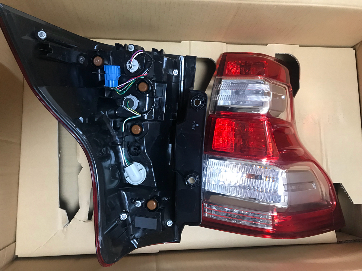 ランドクルーザー プラド 150系 テールランプ 2個セット ライト 自動車