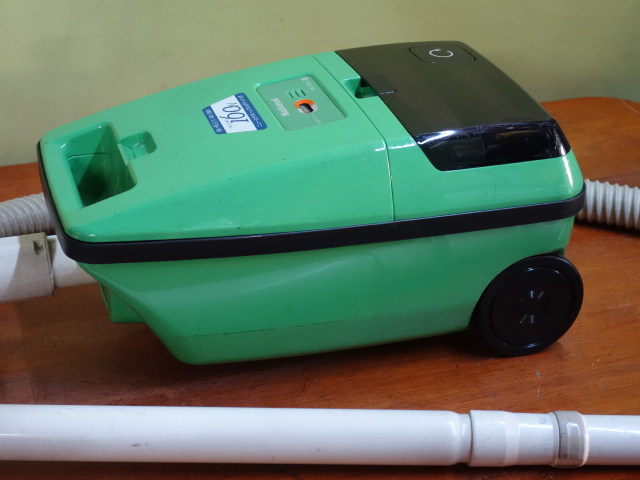 レトログリーン ナショナル 古い掃除機 ニュースタイル・ノズル