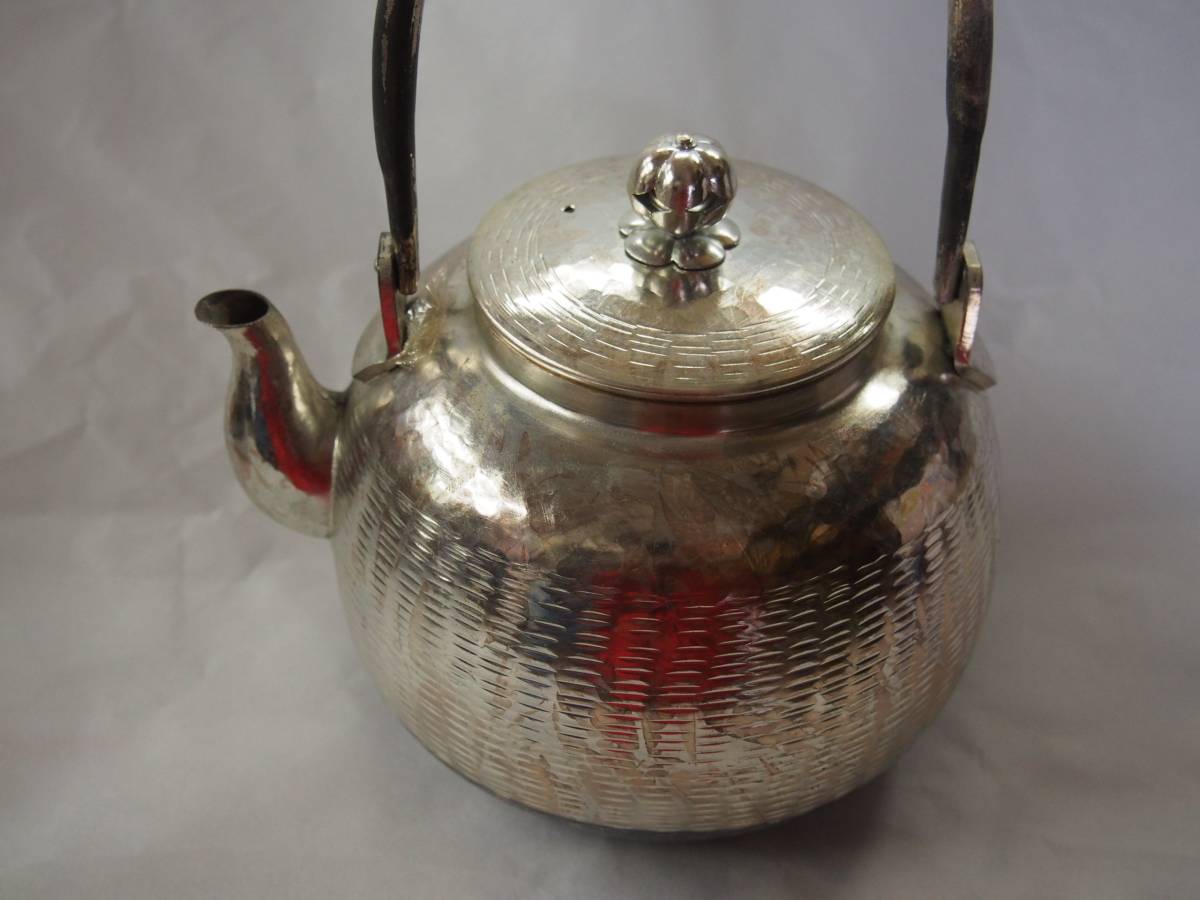 秀峰堂造 銀仕上げ 銅製急須 茶瓶 茶道具 在銘 400g 高15×巾21cm /31114