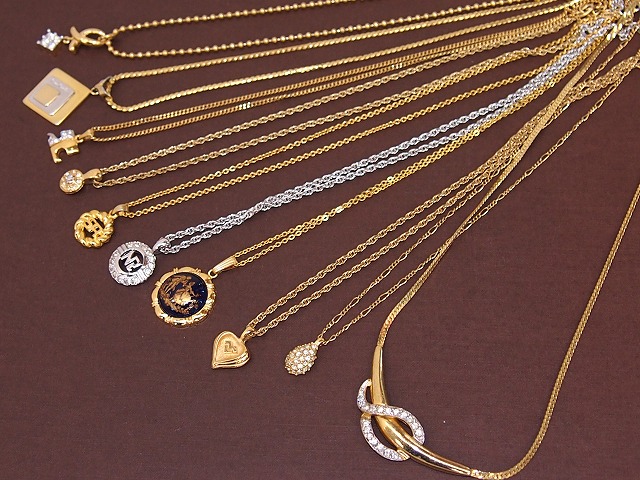 キングラム[19]ピエールカルダン　ニナリッチ　ヴァレンチノ　クレージュ　等　ネックレス　10点まとめて！　送料無料　★中古