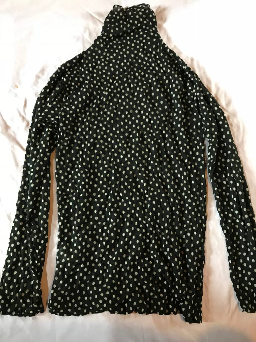 セール，最新作 イッセイミヤケ ISSEY MIYAKE カットソー チェック シワ加工 タートルネック 長袖 M 送料360 プリーツ加工 ドット 水玉模様(カットソー)｜売買されたオークション情報、yahooの商品情報をアーカイ 女性用