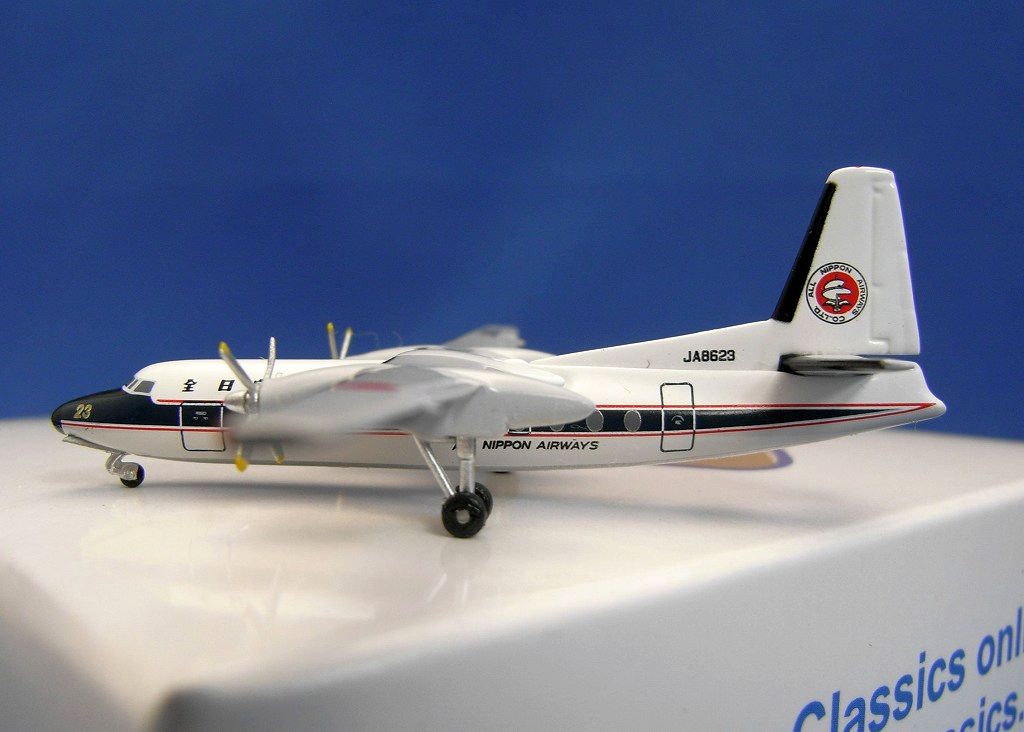 全日空商事 1/200 ANA DHC-8-400 Eco Bon JA857A DH28014【04