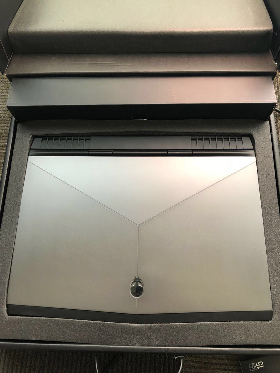 美品 DELL ALIENWARE 15 R3 ゲーミングノートPC GTX1070 core i7 16g