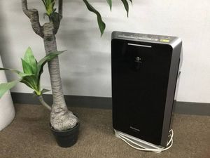 美品】Panasonic 空気清浄機 25畳 ブラック Panasonic - ○F