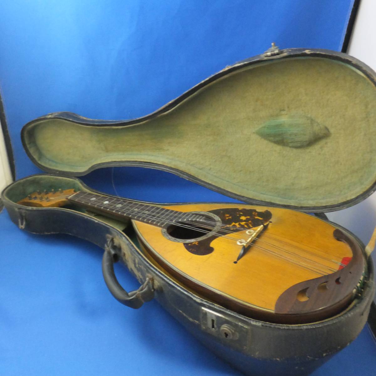 ★マンドリン 古い ケース付き ※本体・ケース共古く状態悪いです 詳細不明 レトロ 楽器 ＊長さ62.5cm　ms1712-7-19★_2