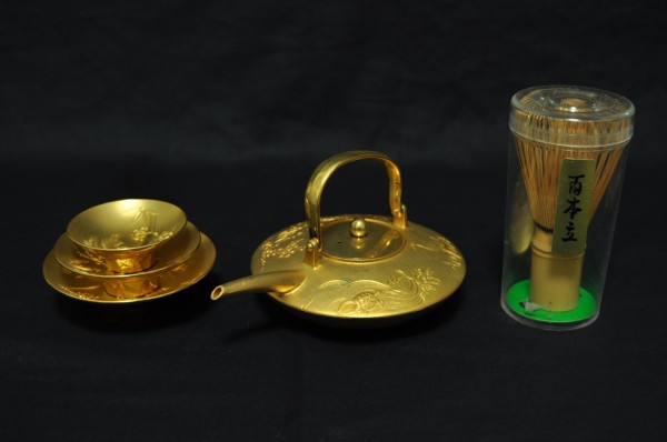 送料無料価格 屠蘇器 金杯 金盃 銚子 酒器 正月 お節 松竹梅 在銘 春邦