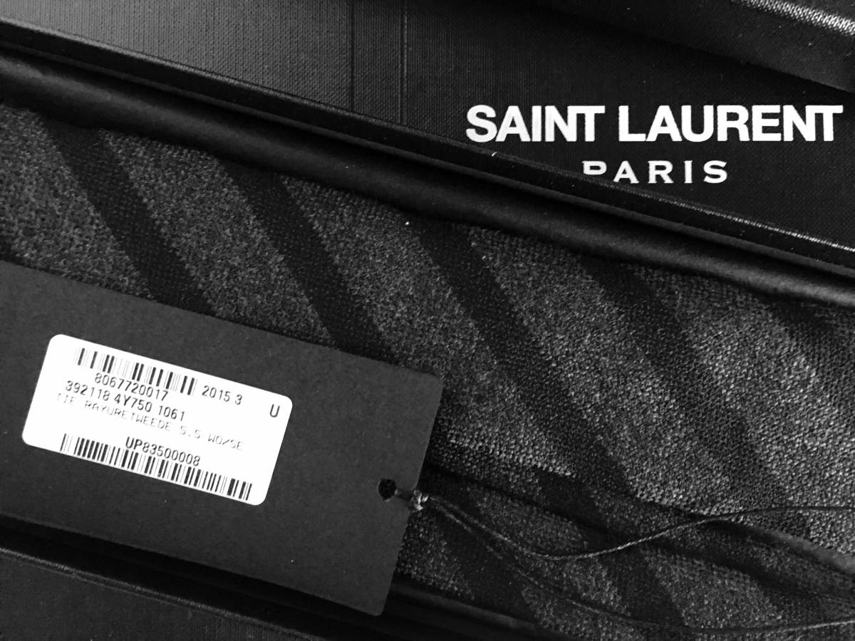 Saint Laurent at SAINT LAURENT Paris Week - Women 0 Fashion PARIS