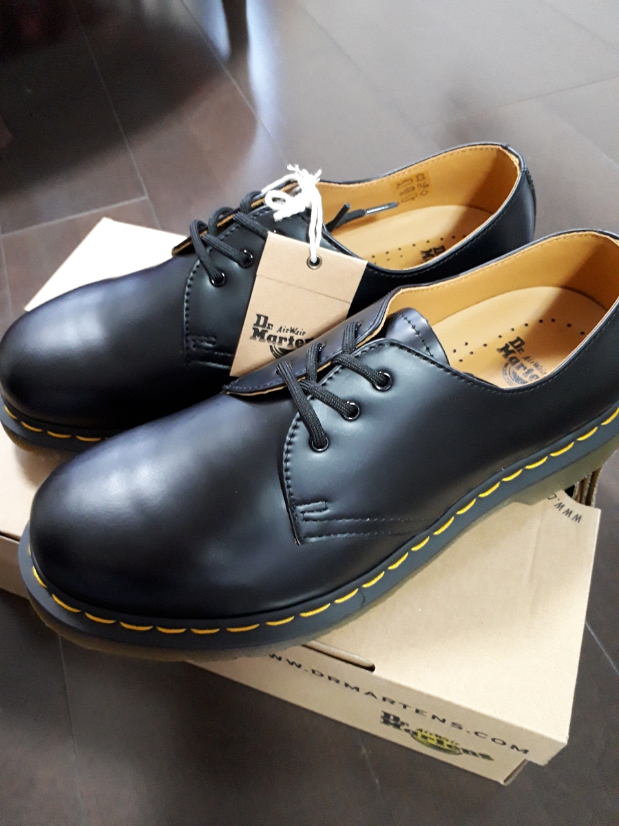 新作入荷，送料無料 ドクターマーチン 3ホール 1461 ブラック(UK8)｜売買されたオークション情報、yahooの商品情報をアーカイブ公開 - オークファン UK8