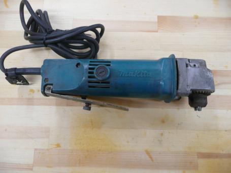 税込 中古品 マキタ makita 10mmアングルドリル DA3000V
