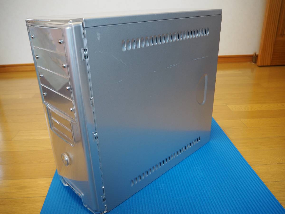 ▼中古▼ATXフルタワーPCケース　シルバー▼MB、電源おまけ