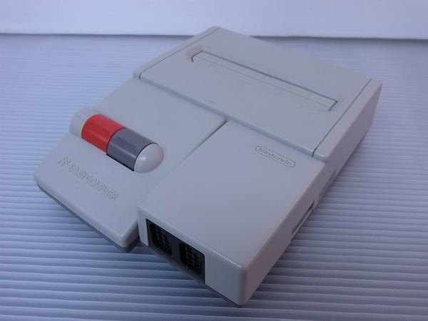 ニュー ファミリーコンピュータ ニューファミコン 外箱付き HVC-NFF