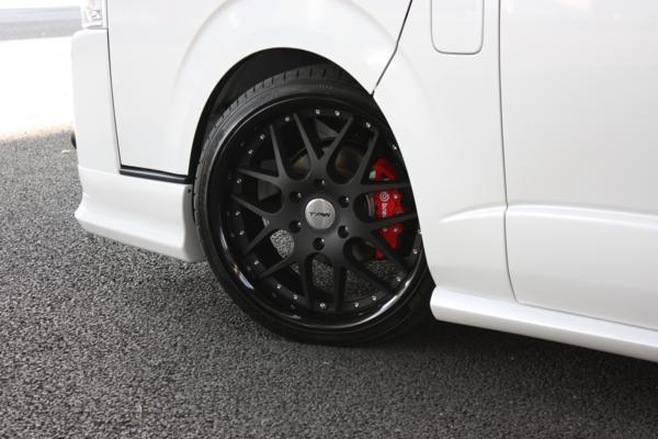 アクセス多数【新品】ハイエース 200系　ブレーキキャリパー【カバー】　レッド　L/Rセット