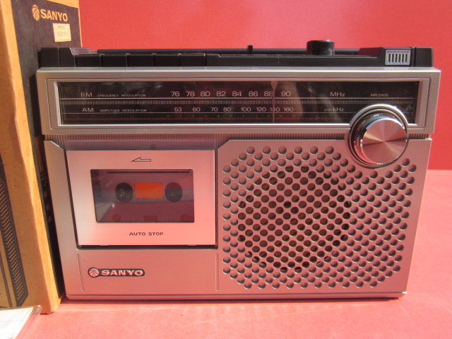 ジャンク品、SANYOラジカセ 昭和レトロ SANYO 三洋 MR2405 ラジカセ 美