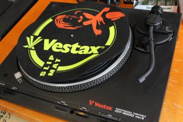 【希少品】VESTAX ターンテーブル mt-4000 MK2 送料込み VESTAX ベスタクス MT-4000 MK Ⅱ DJ プロフェッショナル ターン
