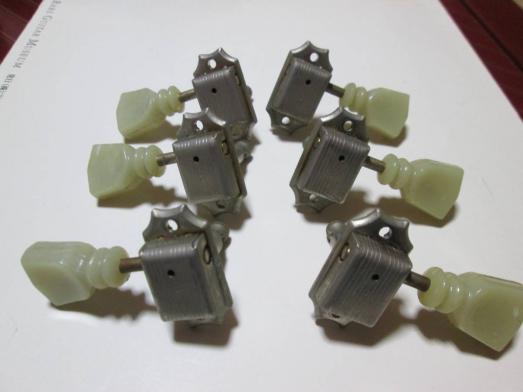 トーカイ　ダブルリング　３X３　ブッシュ、留めネジ無しジャンクで