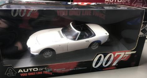 オートアート 1/18 007 トヨタ 2000GT ボンドカー 保存状態は良好で