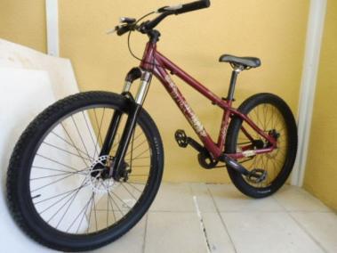 GIANT MTBのYahoo!オークション(旧ヤフオク!)の相場・価格を見る 