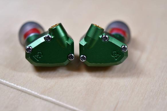 お得，送料無料 ☆美品！Campfire Audio ANDROMEDA 国内正規品☆