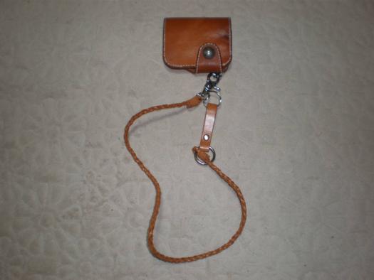 ヌメ革二つ折り ウオレット 財布☆レザーチェーン付使用感少ない美品