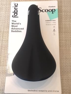 fabric サドル SCOOP ファブリック SHALLOW カーボンレール PRO