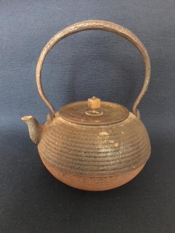 アンティーク　鉄瓶 鋳鉄製 茶道具 詳細不明 茶道具 鉄瓶 無銘 煎茶道具 お得，本物保証 アンティーク サイコロ型