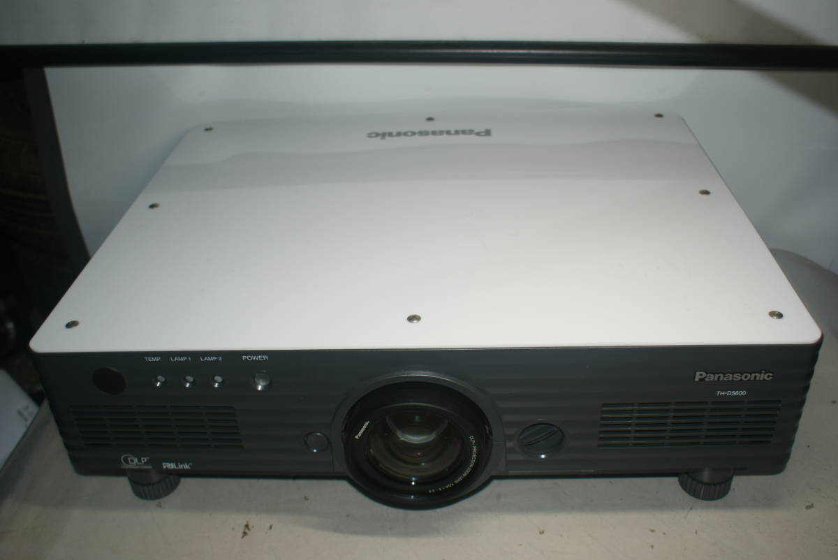 PANASONIC DLPプロジェクター TH-D5600 5000lm HDMI可 DVI-HDMI変換コネクタ付き 2灯式ランプ
