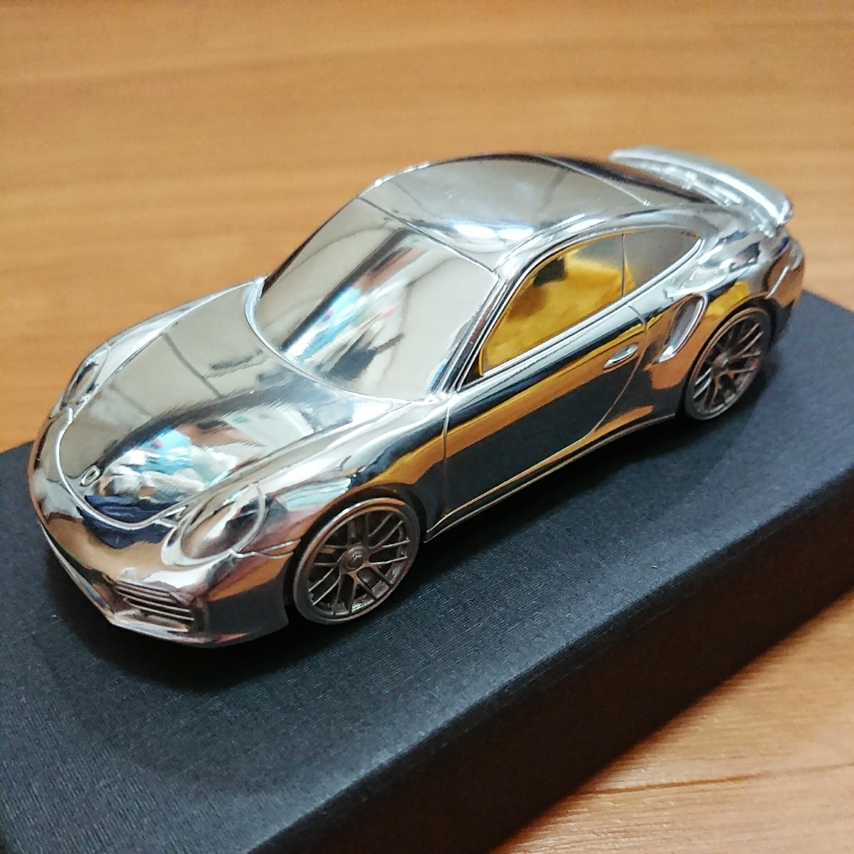 未使用 ポルシェ 911 カレラ メタルカー ペーパーウェイト 992 未使用