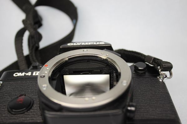 中古 OLYMPUS OM-4Ti 黒 スクリーンは明るい2-4