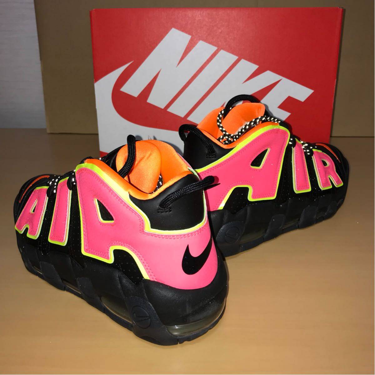 27.5㎝ ウィメンズ NIKE W AIR MORE UPTEMPO 917593-002 BLACK/HOT 