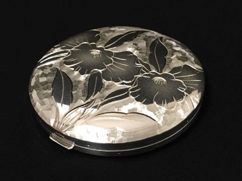 オンライン再販業者 NACON☆SILVER刻印☆コンパクトミラー☆パウダー