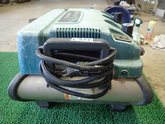 ジャンク エア漏れあり makita マキタ 常圧 高圧 エアコンプレッサー