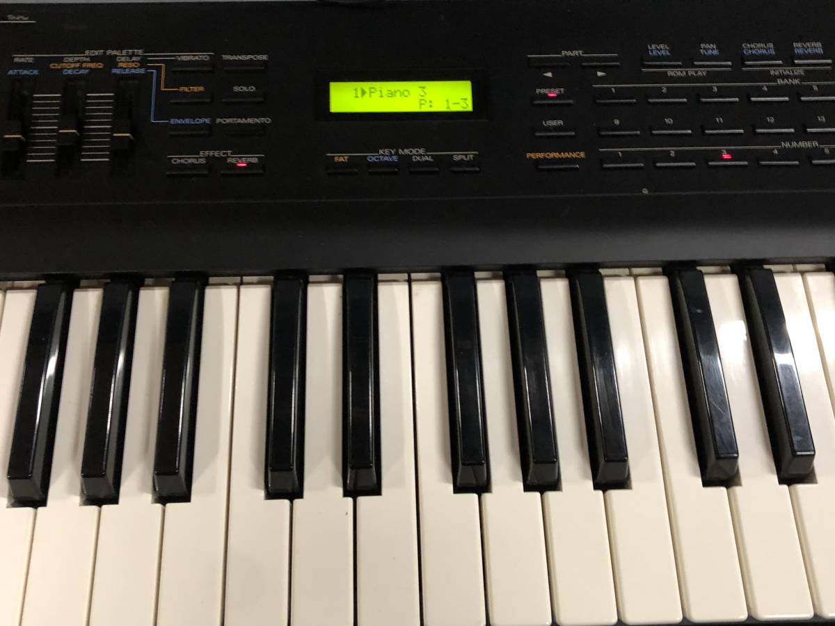 Roland JV-30 シンセサイザー ジャンク品 中古品 メルカリ - 61鍵盤