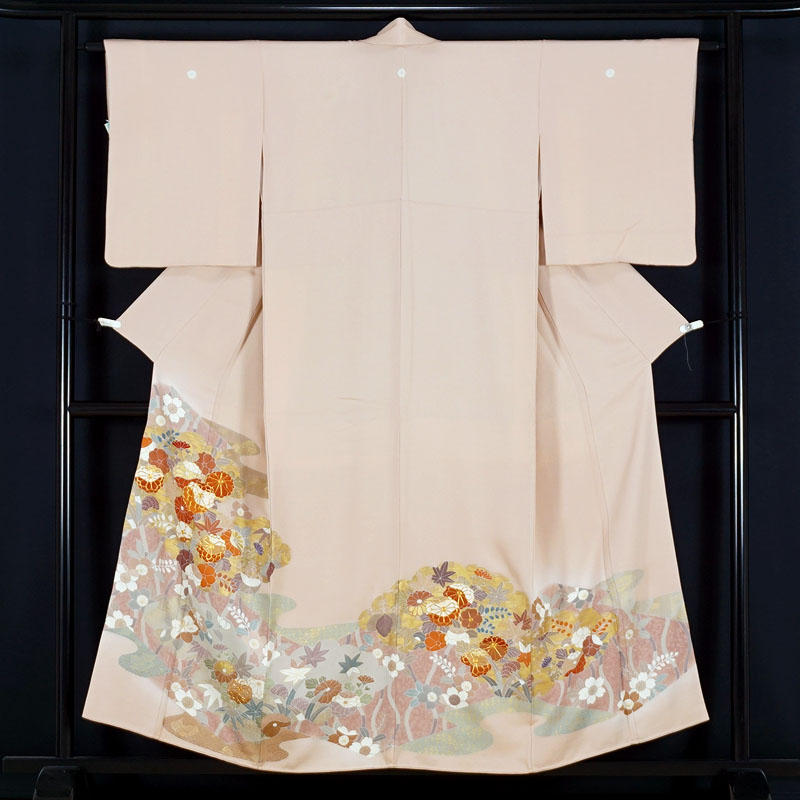 【最新作，高品質】 7004 Ｓ ＳＳ寸 四季草花吉祥文様 金駒刺繍 正絹色留袖 三つ紋 /(留袖)｜売買されたオークション情報、yahooの商品情報をアーカイブ公開 - オークファン 留袖