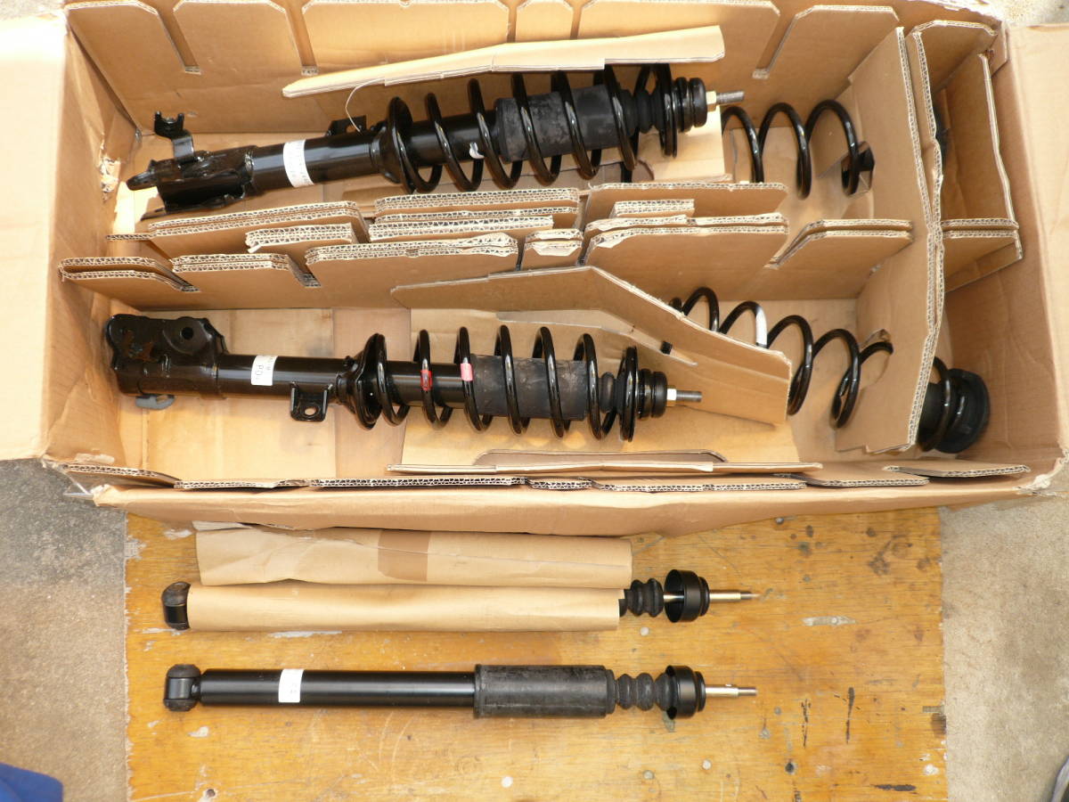 100%新品，高品質 ☆ ホンダ ライフ JB5・JB7新品同様の前後 