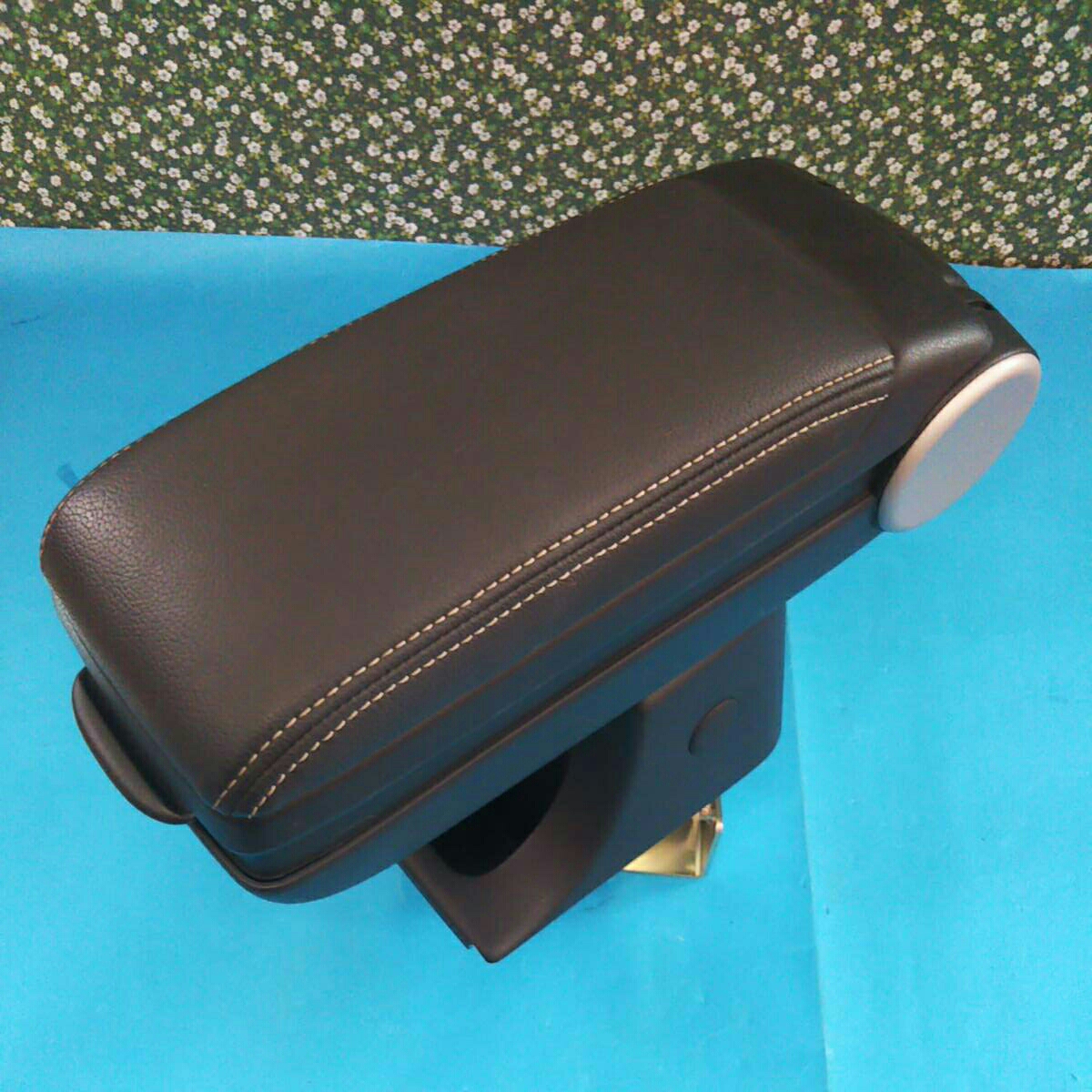 ホンダ フィット Ge6 9 純正オプション品 アームレスト コンソールbox 取付金具付 ホンダ用 売買されたオークション情報 Yahooの商品情報をアーカイブ公開 オークファン Aucfan Com