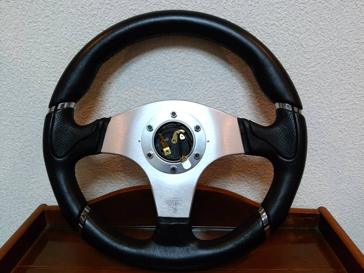 momo ミレニアム 美品 35パイ momo ステアリング ミレニアムの通販 メルカリ ミレニアムの人気